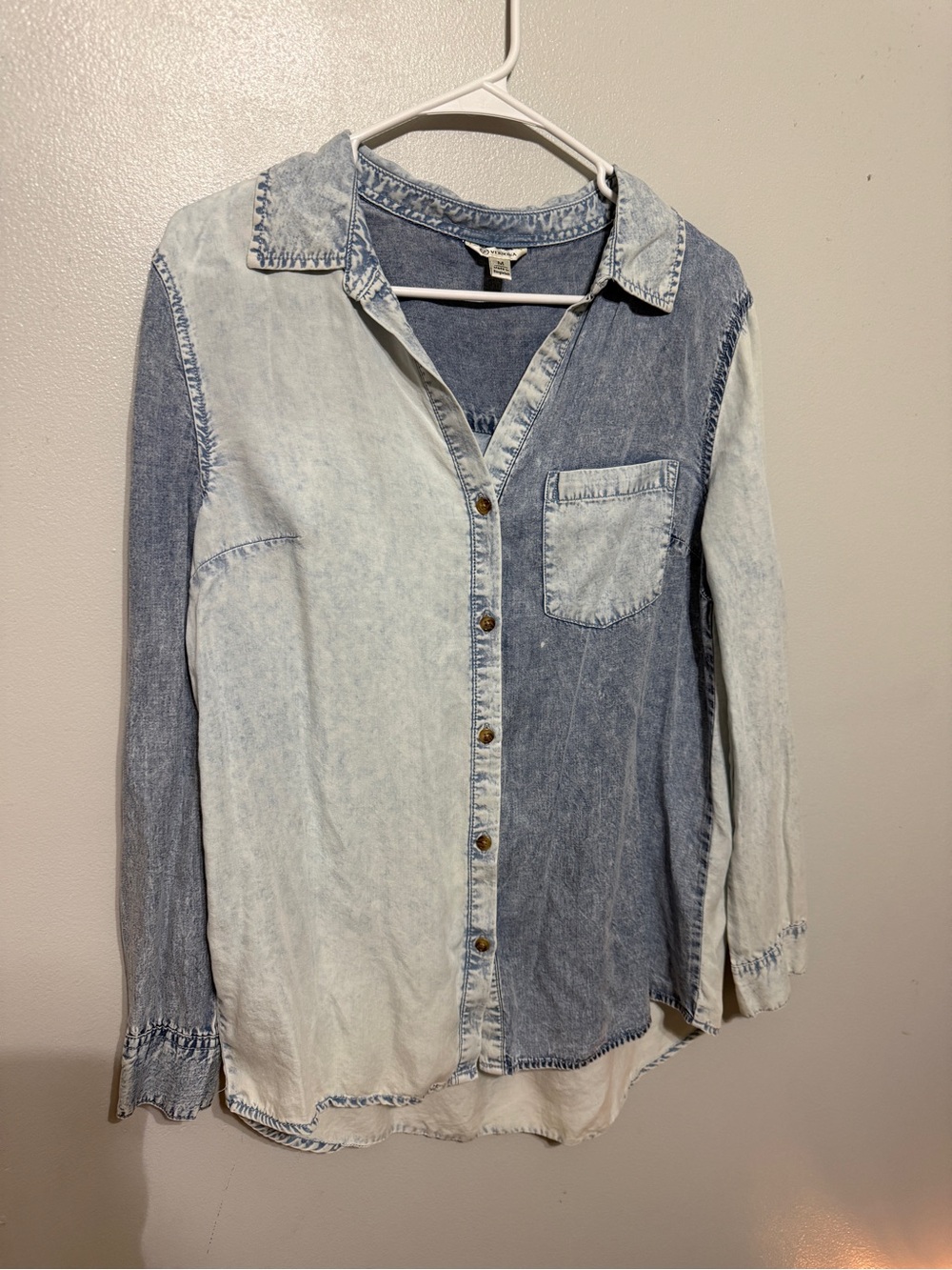 Versona Two-Tone Denim Button-Up Shirt - Light Blue & Dark Blue